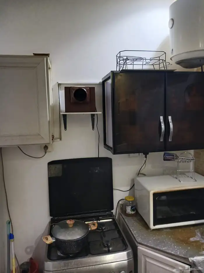 عفش بيت كامل للبيع بسبب السفر مع الشقة 0