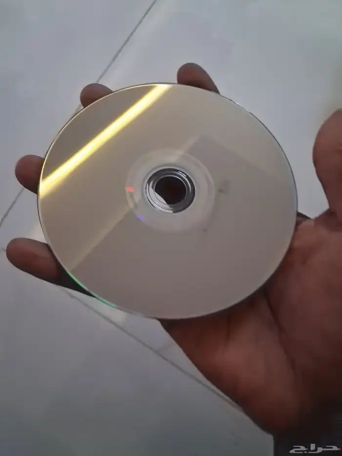 شريط سوني 4 عالم زومبي نضيف و بدون خدوش و يشتغل على سوني5 1