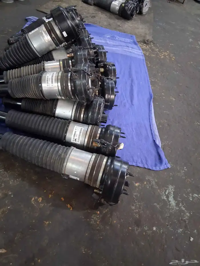 لدينا مساعدات هيدروليك ضمان 6شهور وعلي 19