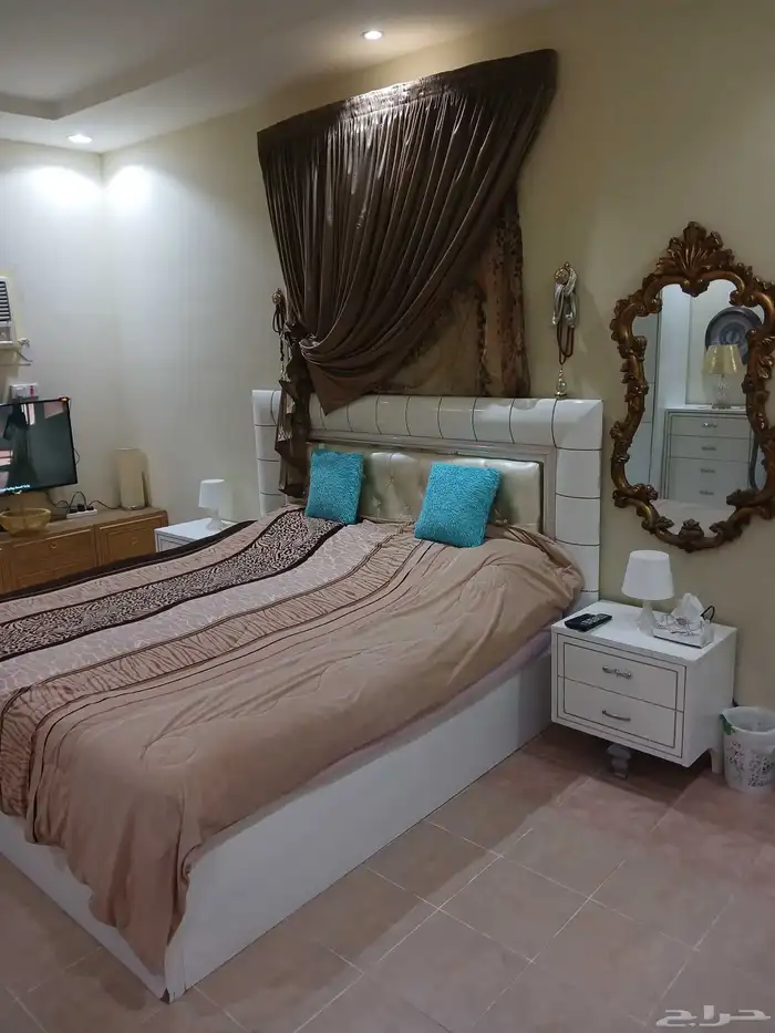 عفش بيت كامل للبيع بسبب السفر مع الشقة 9