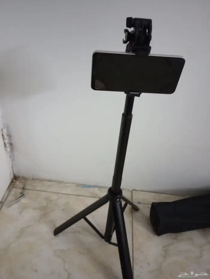 عدة لتثبيت الكاميرا وحملها 0