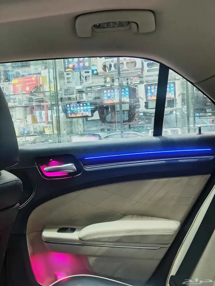 تركيب لد داخلي64 لون كليزرر C300موديل 2018حيكم الله 7