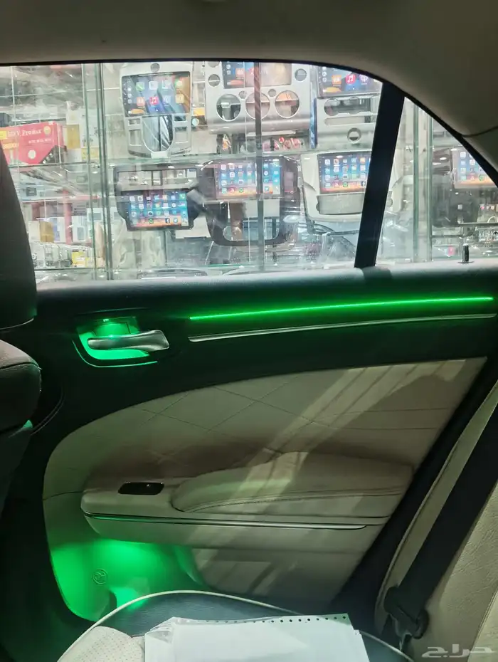 تركيب لد داخلي64 لون كليزرر C300موديل 2018حيكم الله 4