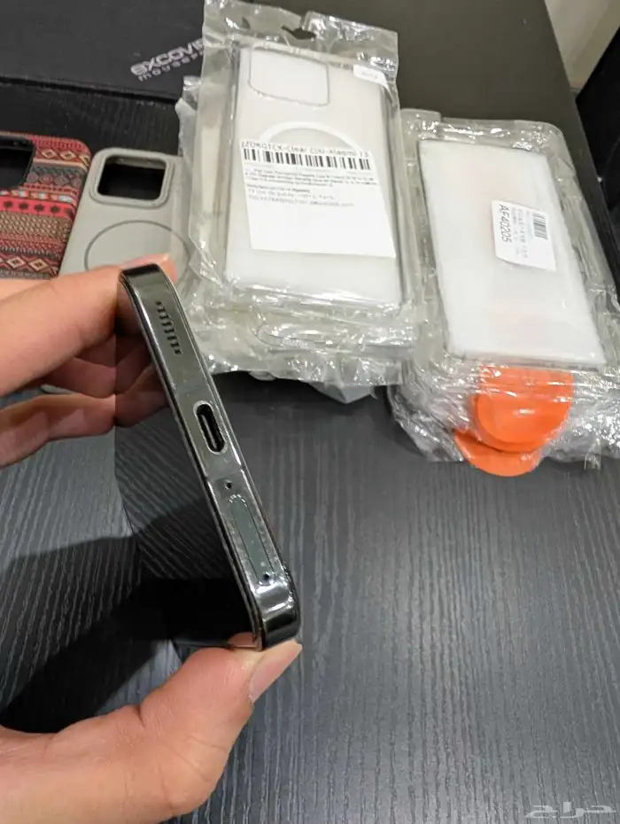 شاومي 13فلاق شيب شبه جديد خالي من اي عيوب Xiaomi 13 flagship 1