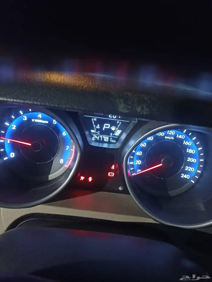 Hyundai ELANTRA 2016 model with an odometer reading of 24778 5