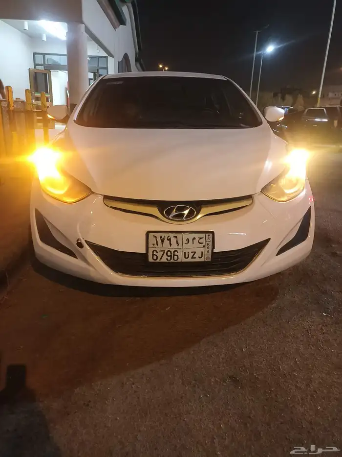 Hyundai ELANTRA 2016 model with an odometer reading of 24778 2