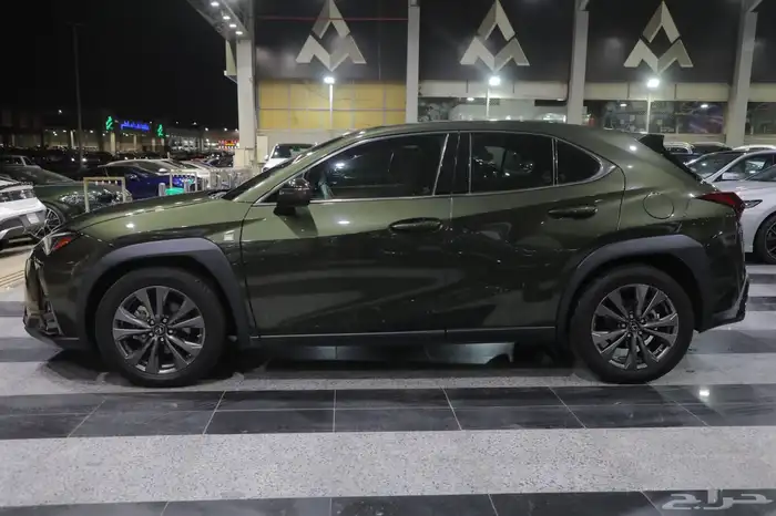 لكزسUX 200 FSPORT موديل 2023 4