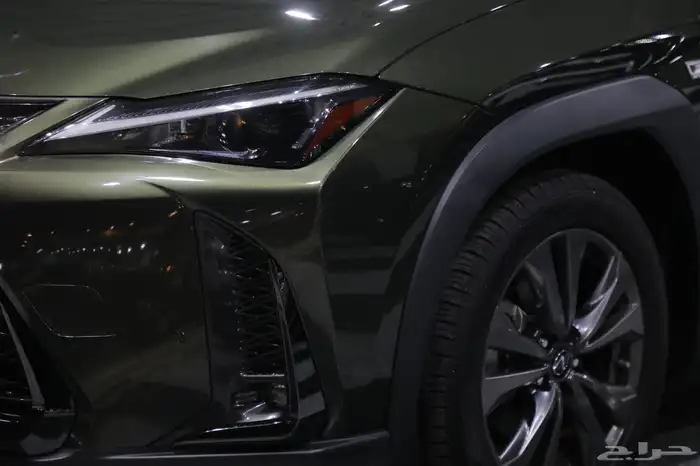 لكزسUX 200 FSPORT موديل 2023 7