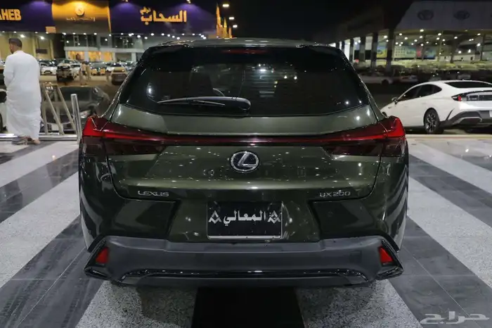 لكزسUX 200 FSPORT موديل 2023 8