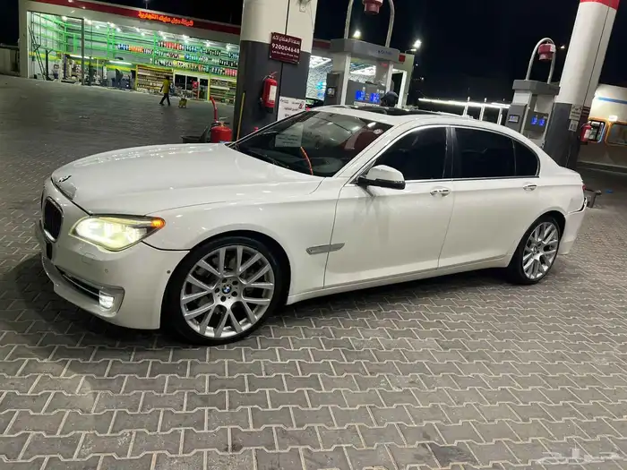 مصدوم BMW 750L 2014 5