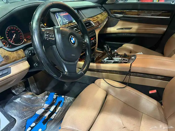 مصدوم BMW 750L 2014 11
