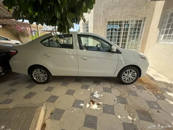 ميتسوبيشي اتراج شبه اصفار 1