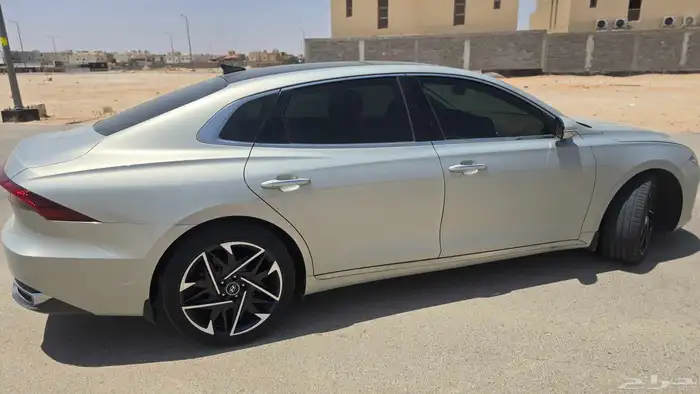 هيونداي أزيرا موديل 2022 فئة ميد ممشى 47 3