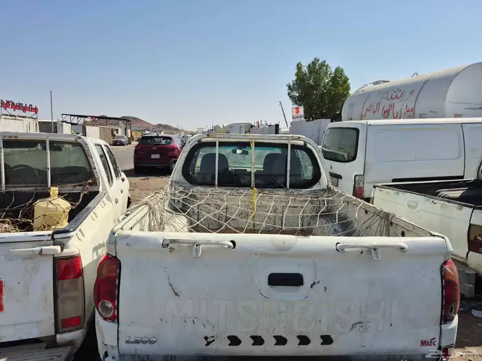 وانيت ميتسوبيشي مديل 2012 3