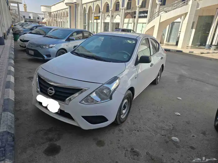 سيارة نيسان صني 2015 0