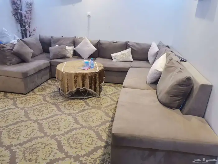 كنب مريح استعمال خفيف للبيع المستعجل 0