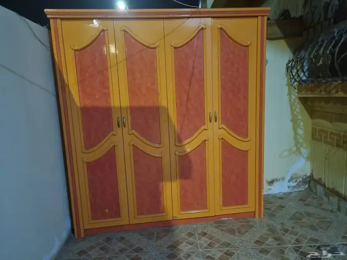 دولاب مستعمل حجم كبير   مساحة تعليق للبيع 0