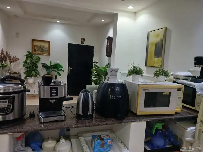 عفش بيت كامل للبيع بسبب السفر مع الشقة 1