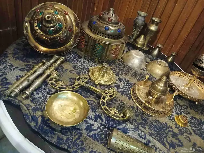 تحف نحاسية وفضية قديمة 3