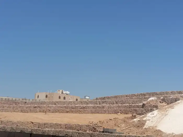 بكلين وكنبربش لقص الصخور وبنيان الحجر وهدم العماير 1