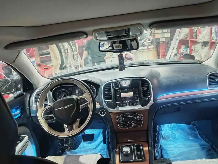 تركيب لد داخلي64 لون كليزرر C300موديل 2018حيكم الله 9