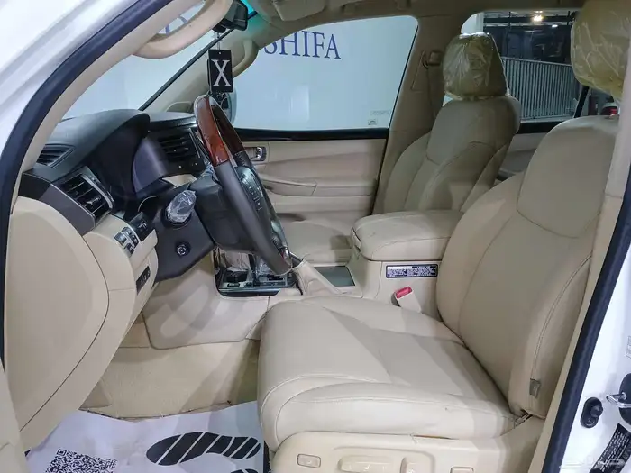 لكزس LX570 فل كامل 2010 10