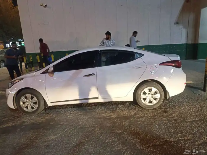 Hyundai ELANTRA 2016 model with an odometer reading of 24778 3