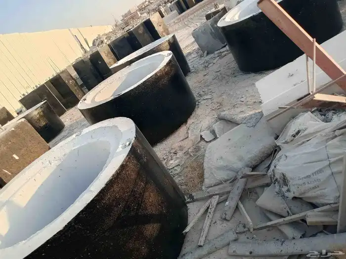 يوجد لدينا حواجز خرسانيه جهزه جميع انواع المقاصت 3