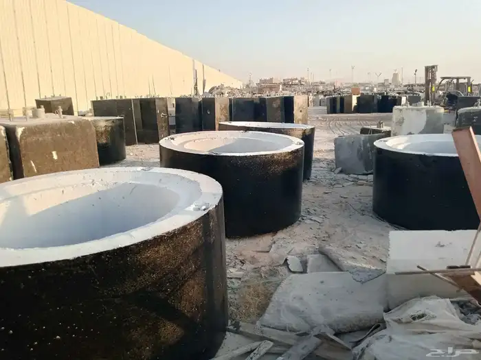 يوجد لدينا حواجز خرسانيه جهزه جميع انواع المقاصت 4