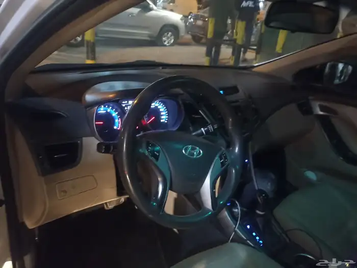 Hyundai ELANTRA 2016 model with an odometer reading of 24778 6
