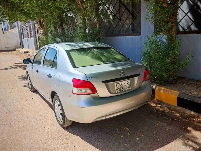 تويوتا ياريس 2013 نظيف 3
