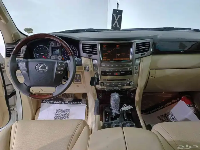 لكزس LX570 فل كامل 2010 13