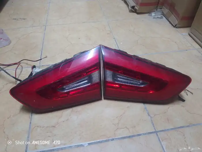 اصطبات خلفي شنطه كيا كادينز اصلي وكاله مستخدم نظيف للبيع 1