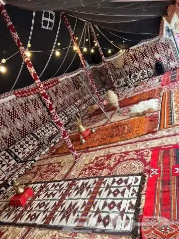 تاجير خيم وبيوت شعر وفرش وعقود لمبات وكراسي وطاولات 0