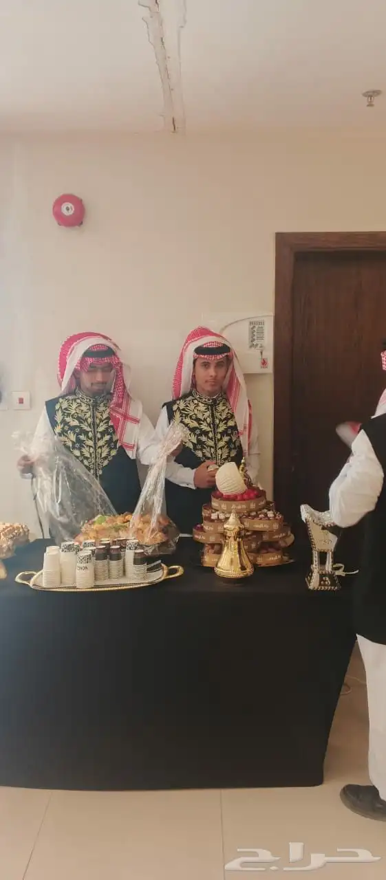 قهوجين صبابين تاجير كراسي تاجير طاولات 4