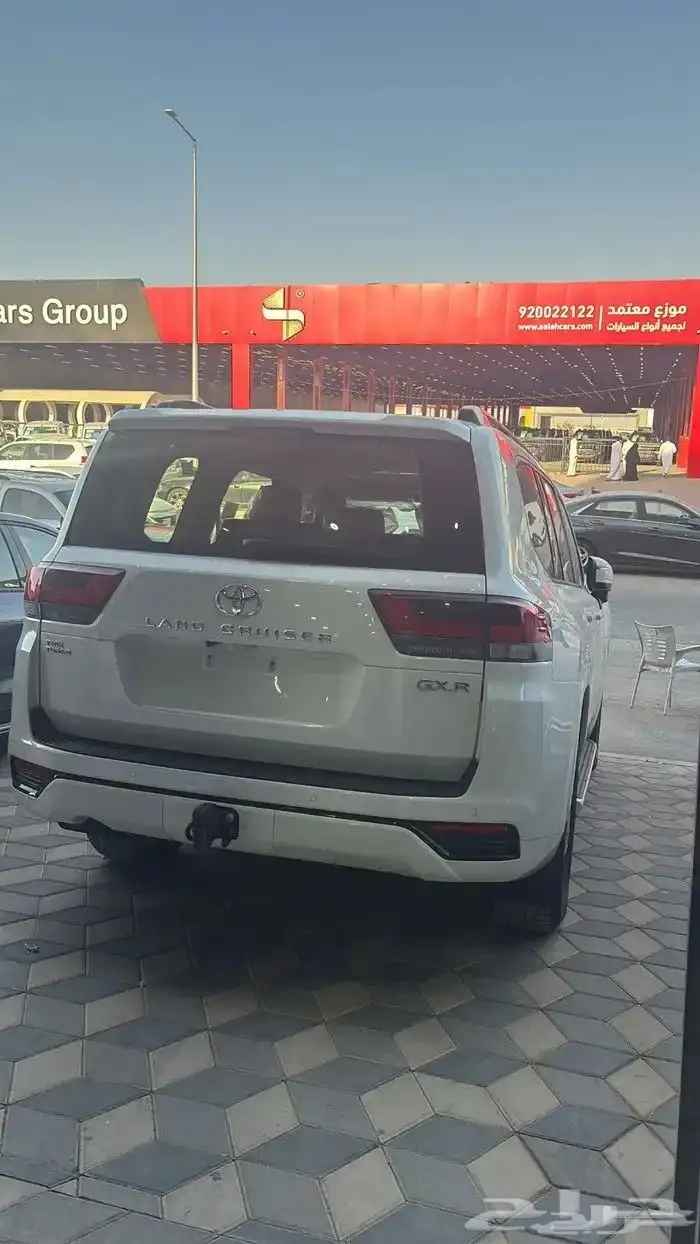 تويوتا لأندكروزر 2024 L2 GXR بنزين سعودي 3