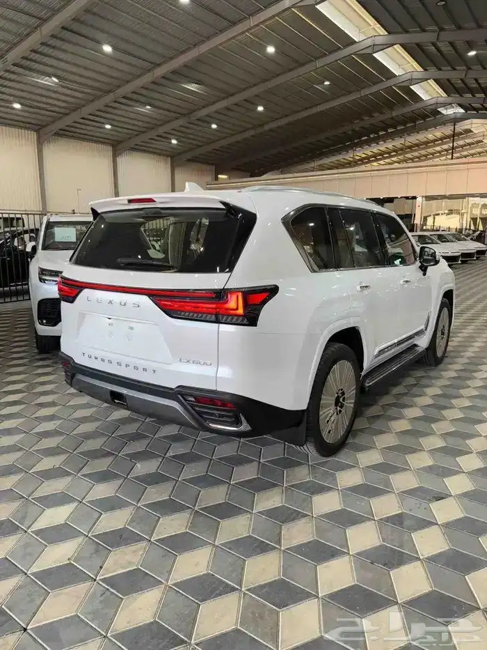 لكزس LX-600- 2025 -BB خليجي بريمي ممشي 200 كم مالك اول 5