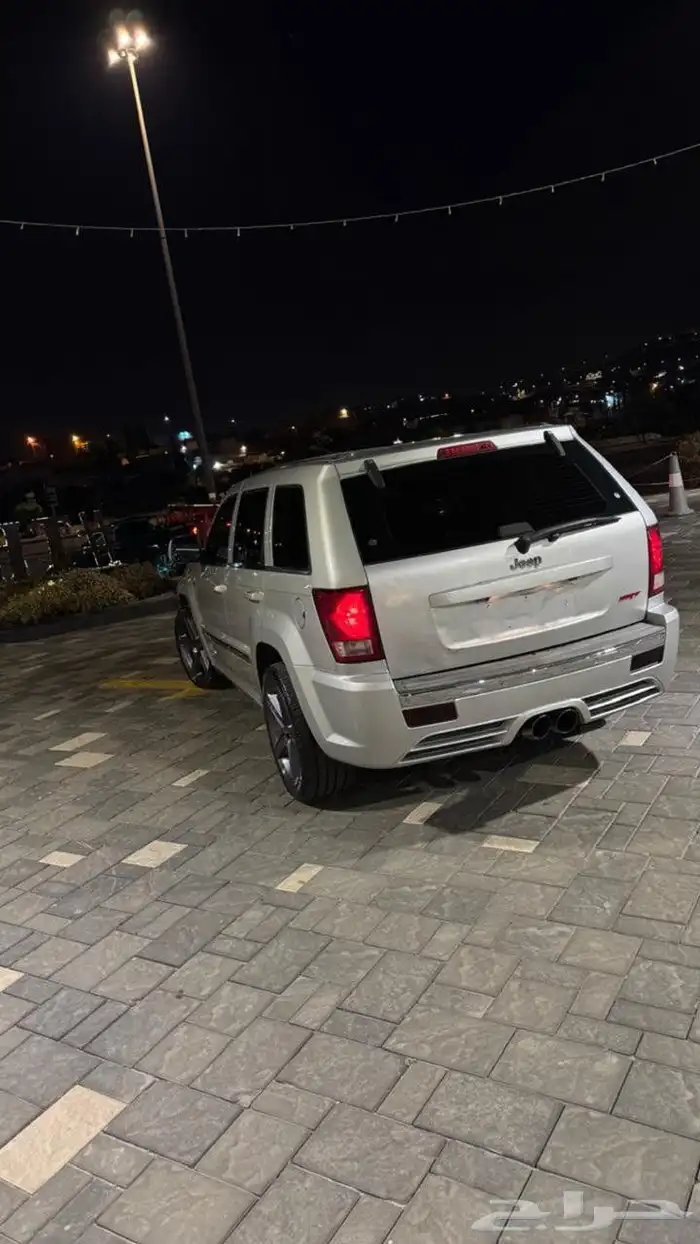 جيب جراند شروكي2010 SRT8 12
