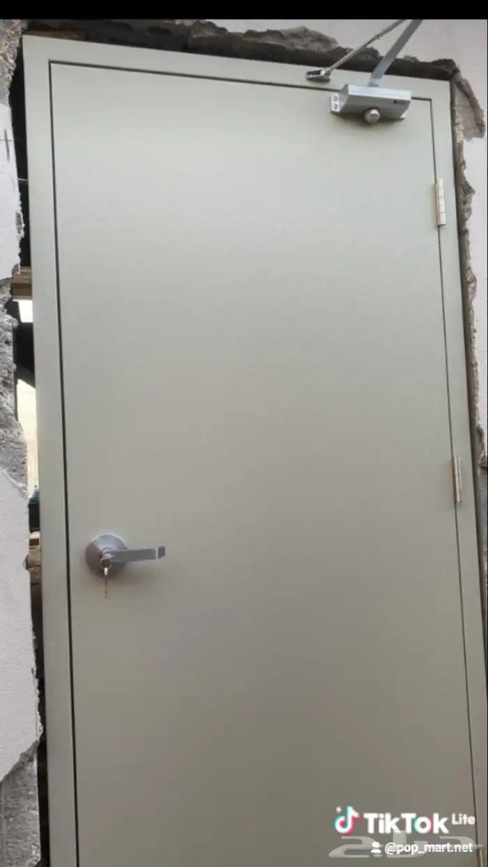 أبواب حريق. أبواب طوارئ. باب حريق. باب طوارئ 2