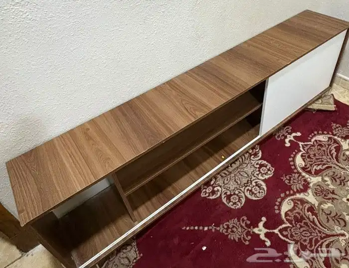طاوله للبيع شبه جديده 1