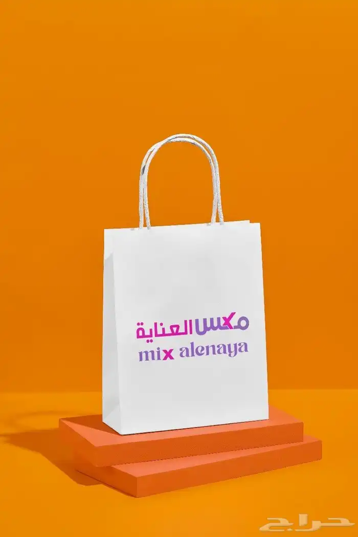 مصممة جرافيك وهويات بصرية 21