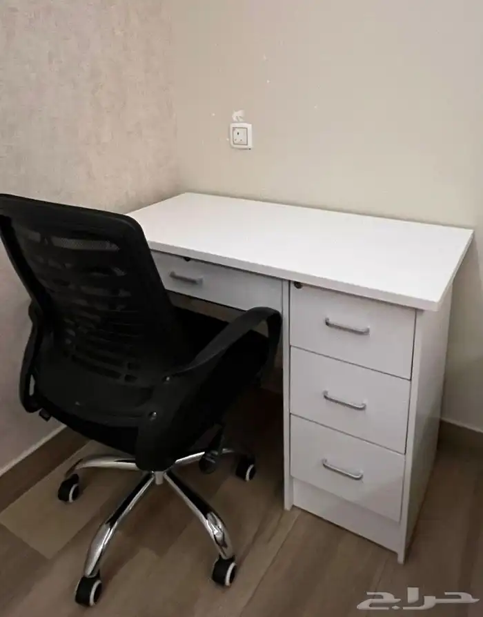 تسريحة ومكتب 1