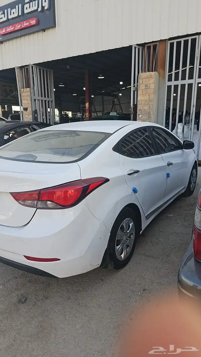 Hyundai ELANTRA 2016 model with an odometer reading of 24778 0