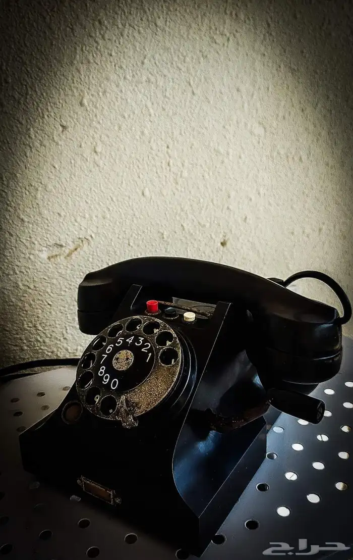 تلفون ابو قرص عربي عمره أكثر من 55 سنه   قديم جدا للبيع 2