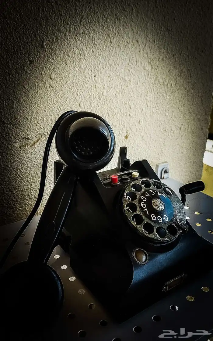 تلفون ابو قرص عربي عمره أكثر من 55 سنه   قديم جدا للبيع 0