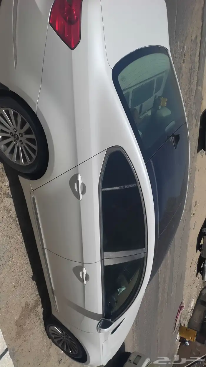 كيا كادنزا 8