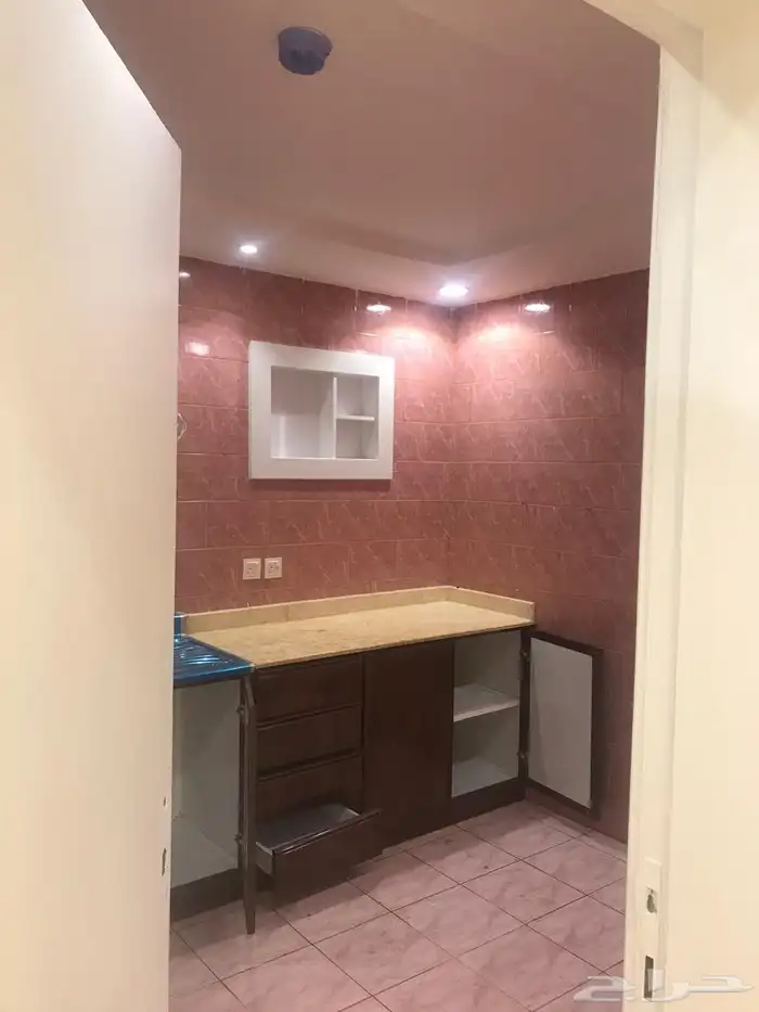 ديكور خشبي لاغلاق فتحه مكيف الشباك 2