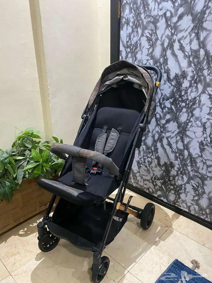 عربيه اطفال طياره استخدام مرات قليله كالجديده تماما تجر شنطه 4