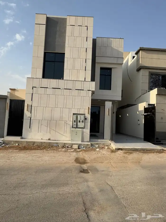 للبيع فيلا درج داخلي بصك مستقل حي البيان 0