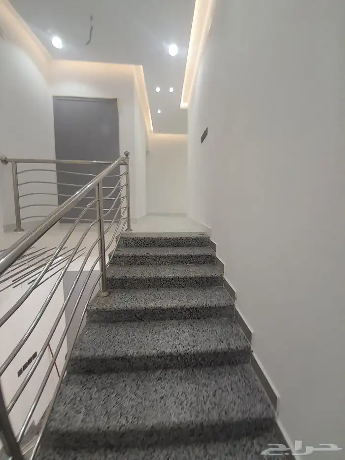 للبيع دور مع ملحق بمدخل سيارة تشطيبات فاخره بسعر 830الف 15
